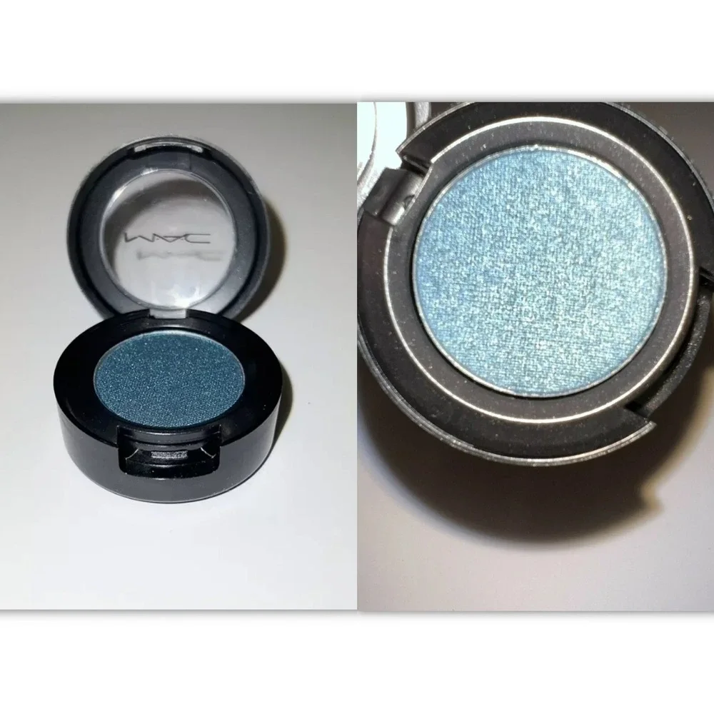 MAC Cosmetics Strike a Pose teal blue eyeshadow New in Box *rare*